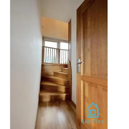 Проживание в семье Attic - Charming Place, 15 Minutes To Old Town & 5 Minutes To Seaside *