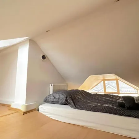 Attic - Charming Place, 15 Minutes To Old Town & 5 Minutes To Seaside