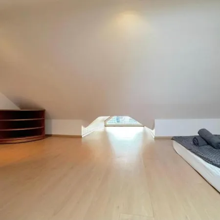 Проживание в семье Attic - Charming Place, 15 Minutes To Old Town & 5 Minutes To Seaside Гданьск