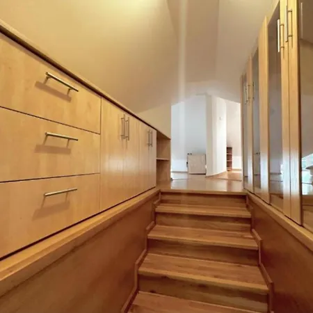 Attic - Charming Place, 15 Minutes To Old Town & 5 Minutes To Seaside Проживание в семье *