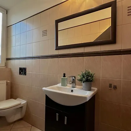 Проживание в семье Attic - Charming Place, 15 Minutes To Old Town & 5 Minutes To Seaside Гданьск